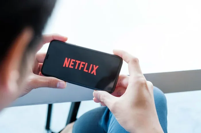 Can Anyone Download Movies On Netflix And Watch Offline